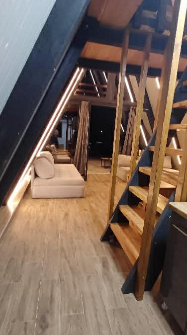 BUNGALOV IZNUTRA